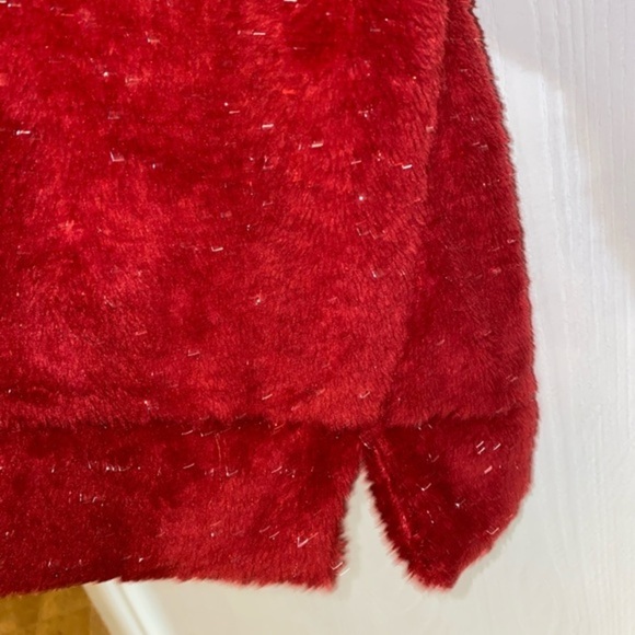 Pretty plush plus size red active top in 22w 24w - Picture 3 of 5